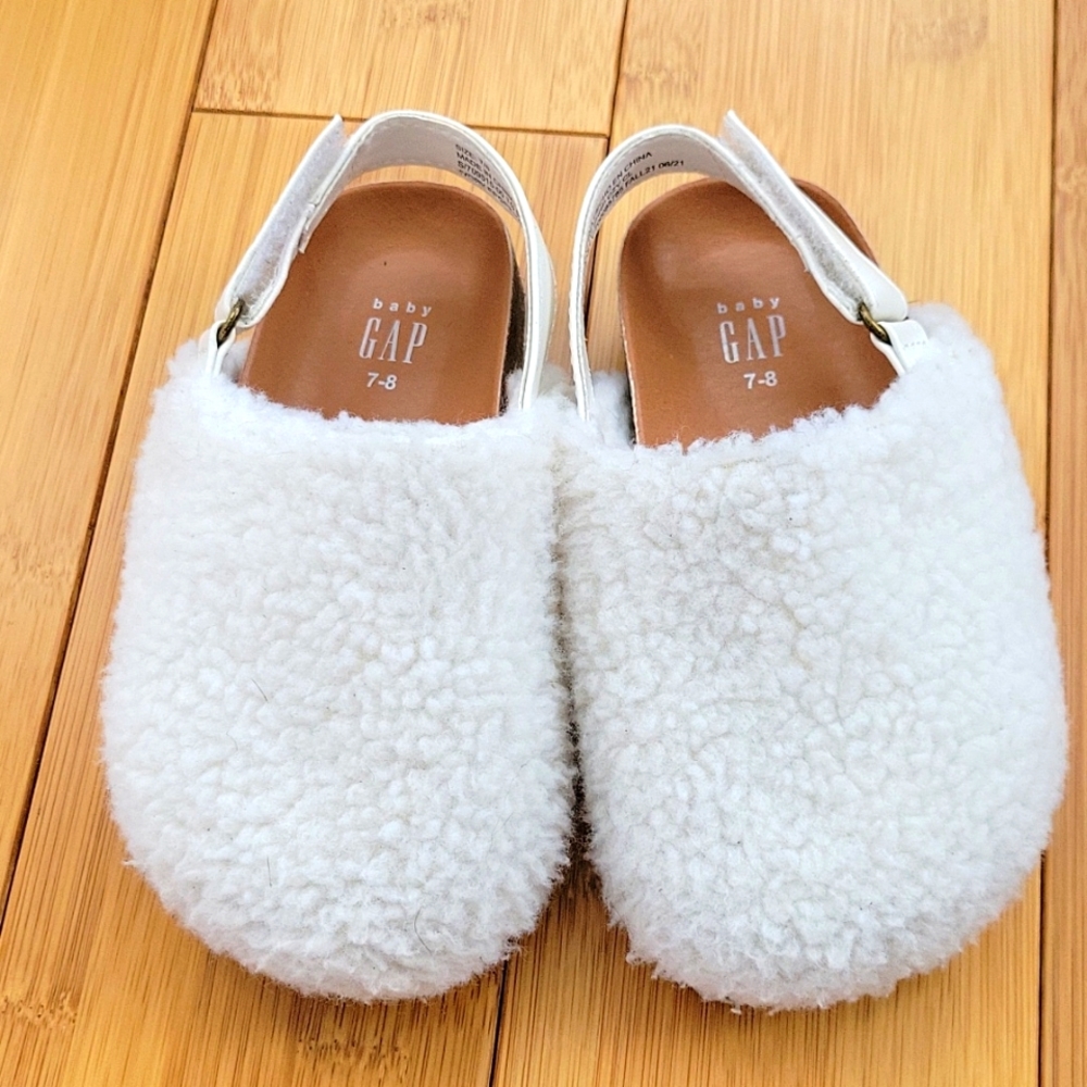 Cozy sherpa shoes